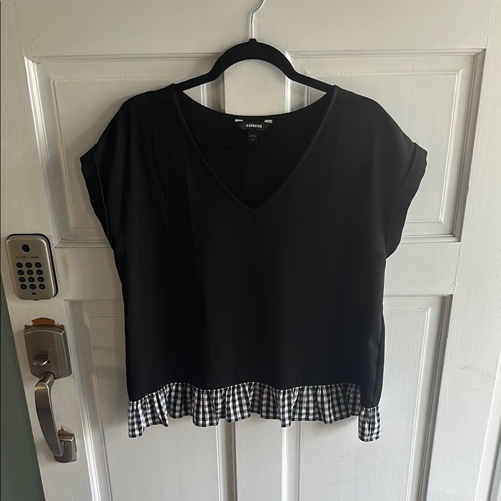 Express Black and White Cap Sleeve Crop Blouse